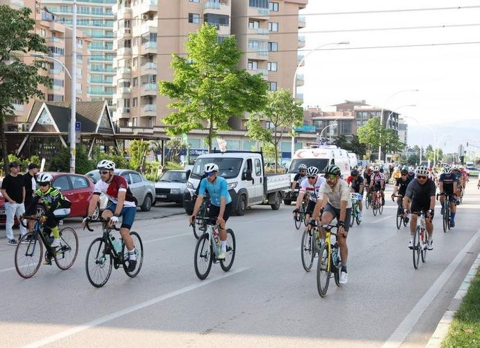 Bursa’da pedal coşkusu: Granfondo 2026’da kadın sporcular ön planda!