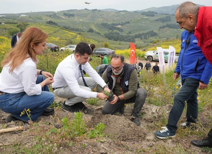 BOSSEK’ten Yeşil Bursa Rallisi öncesi 10 bin fidan