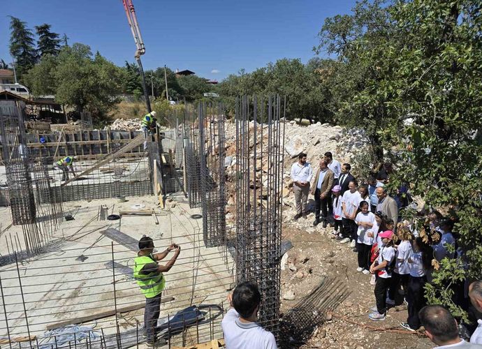 Orhaneli’ye dev spor yatırımı: Yarı olimpik havuz yükseliyor