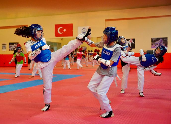 Yıldırım'da Kış Spor Okulları başladı: 16 branşta eğitim