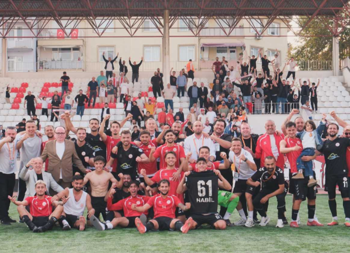 Gemlik Sümerbey 10 kişiyle liderliği bırakmadı
