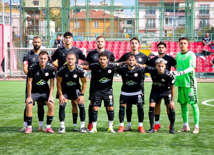 Gemlik Sümerbey Kupada tur atladı: Uşak Spor'u 2-0 mağlup etti