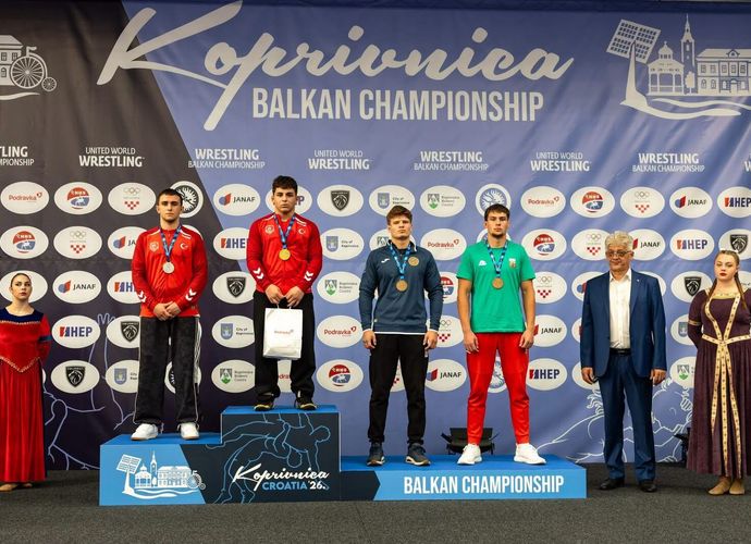Yıldırımlı genç güreşçilerden Balkanlar'da madalya gururu