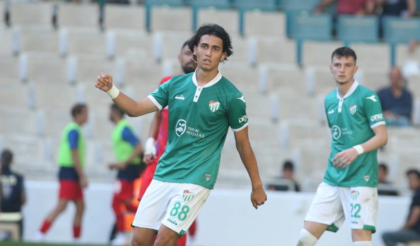 Süper Lig ekibi Bursasporlu iki oyuncuda ısrarcı!