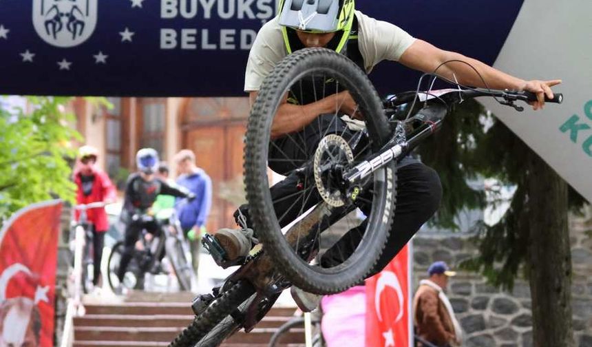 Bursa’da adrenalin dolu yarış nefes kesti