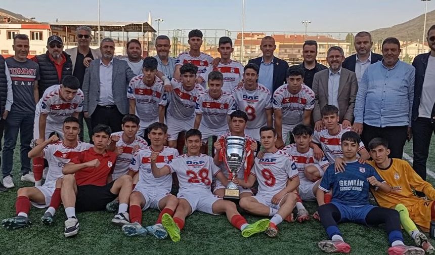 Gemlikspor U17 Takımı sezonu Namağlup şampiyon bitirdi