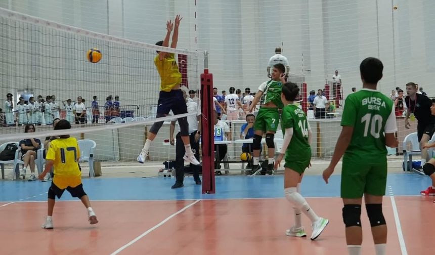 Bursa Büyükşehir Belediyespor, Midi Erkekler Türkiye Şampiyonası’nda son 16’da