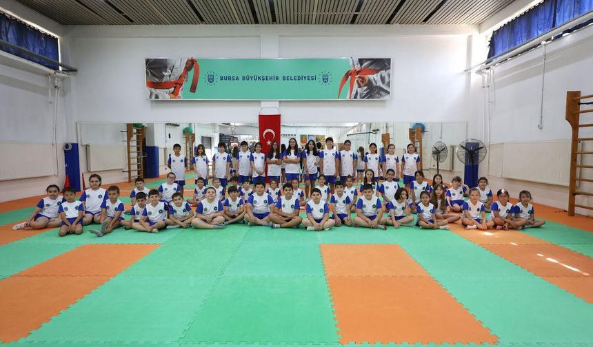Bursa’da Yaz Spor Okulları binlerce çocuğu sporla buluşturuyor