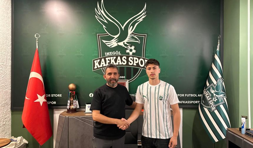 Furkan Bacaklı Kafkasspor’la profesyonel sözleşme imzaladı