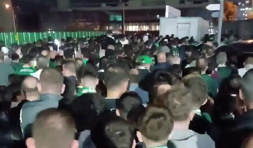 Bursaspor taraftarı stat çıkışında isyan etti