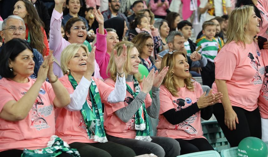 Bursa Büyükşehir’den pembe farkındalık: 100 kadın tribünde buluştu