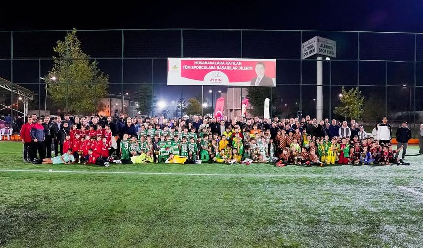 Cumhuriyet coşkusuyla Yıldızlar Futbol Turnuvası tamamlandı