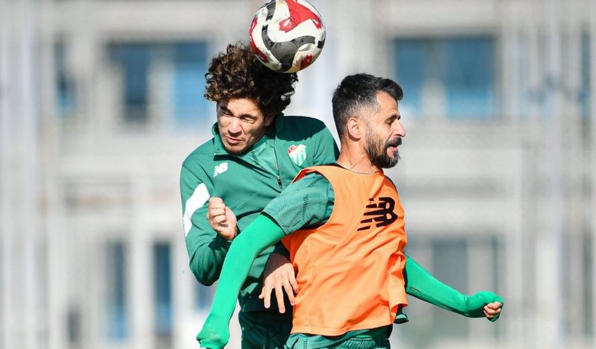 Bursaspor antrenmanda tempoyu arttırdı