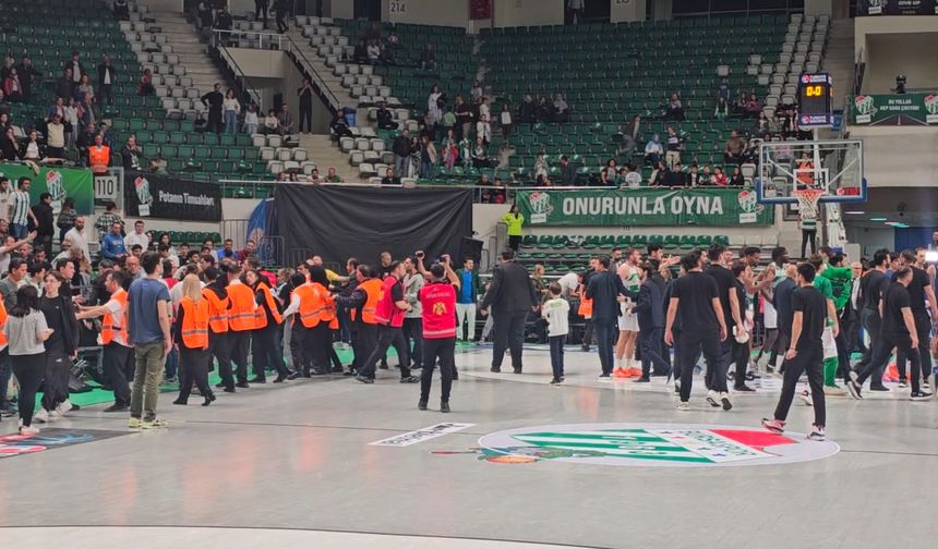 Bursaspor Basketbol’dan maç sonu yaşanan olaylara sert tepki