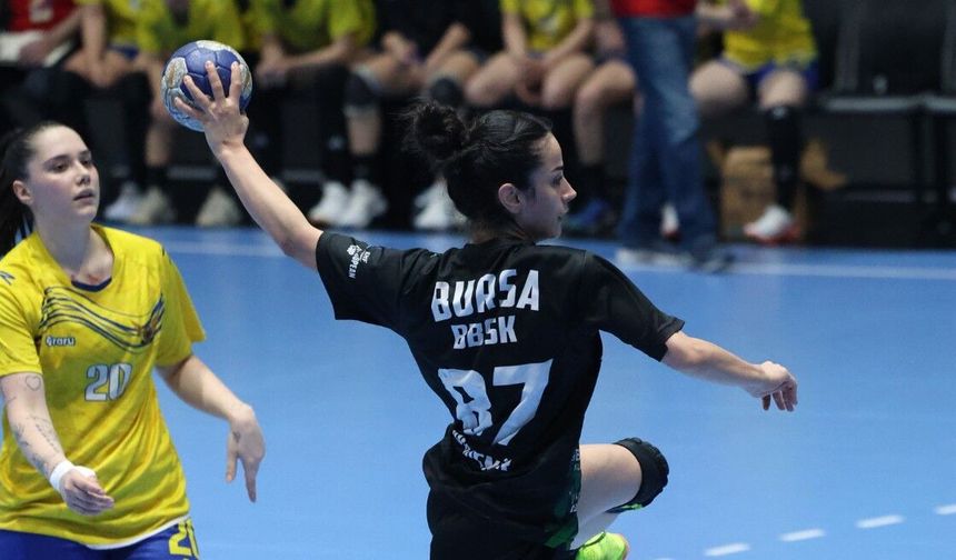 Büyükşehirli hentbolcular normal sezonu zirvede bitirdi