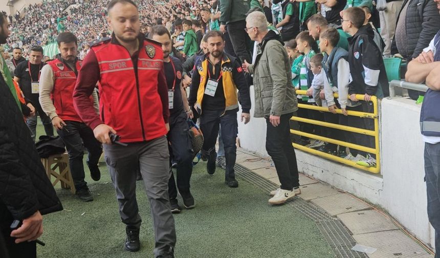 Bursaspor maçında fenalaşan taraftar korkuttu