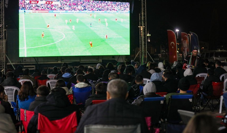Bursa’da milli coşku dev ekranlara taşındı