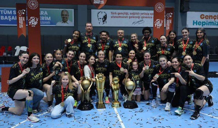 Bursa Büyükşehir Belediyespor Kadınlar Hentbol Süper Ligi'nde şampiyon!