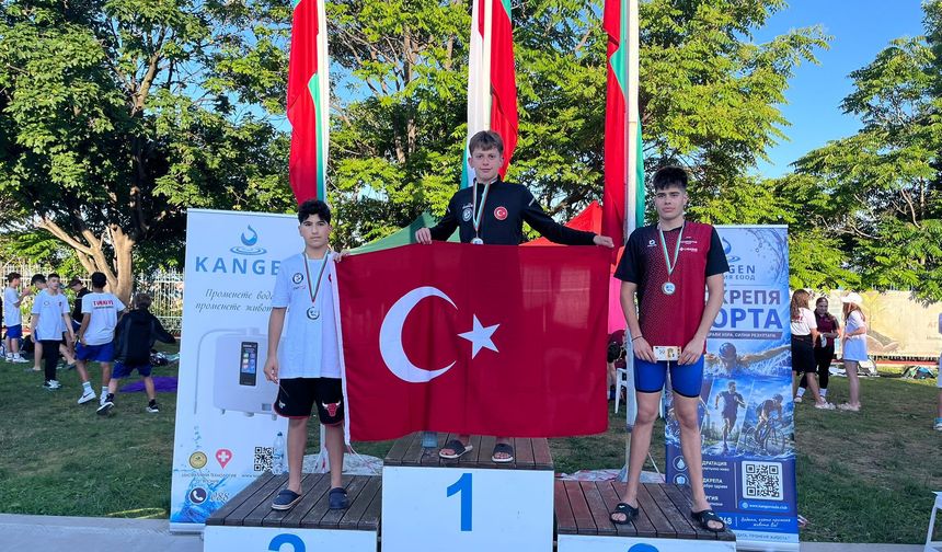 Yıldırımlı genç kulaçlar Avrupa’yı salladı