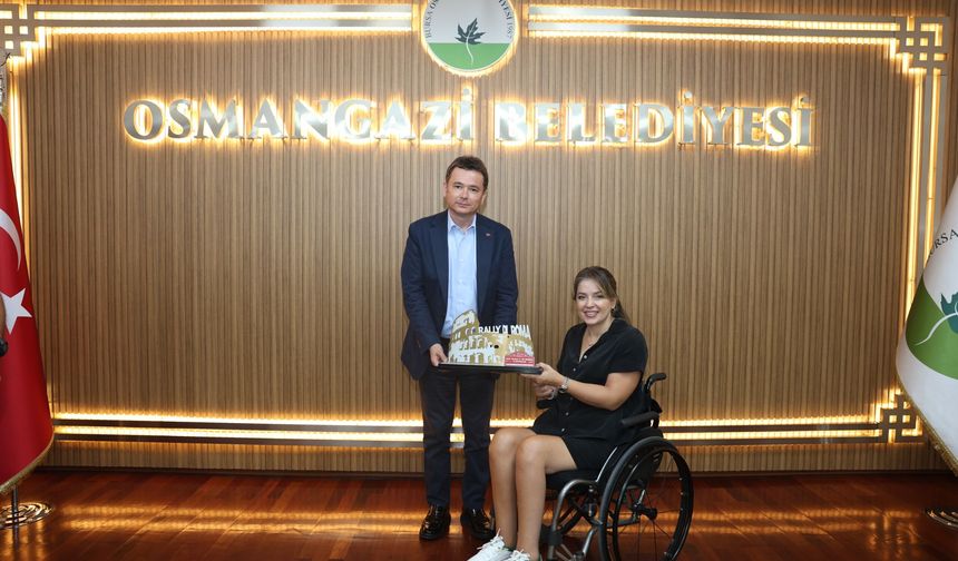 Şampiyon ralli pilotu Kübra Denizci Keskin’den Erkan Aydın’a ziyaret