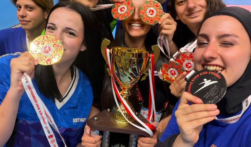 Bursa'dan milli gurur: Gizem Yıldız Dünya Kick Boks Şampiyonası'nda milli takımın başında