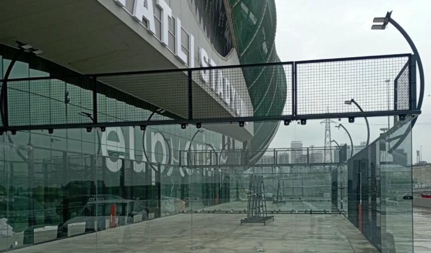 Bursaspor'dan kaçak padel kortuna 3 gün süre