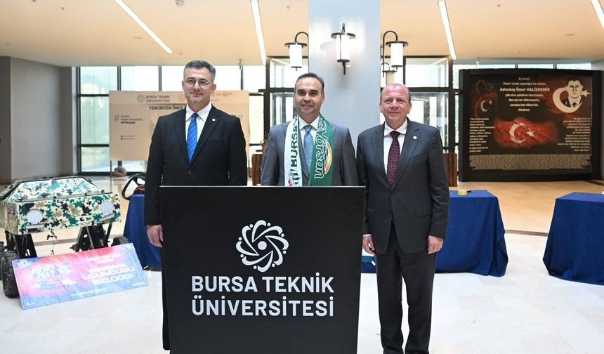 BTSO Başkanı Özer Matlı'dan Bakan Kacır'a Bursaspor atkısı